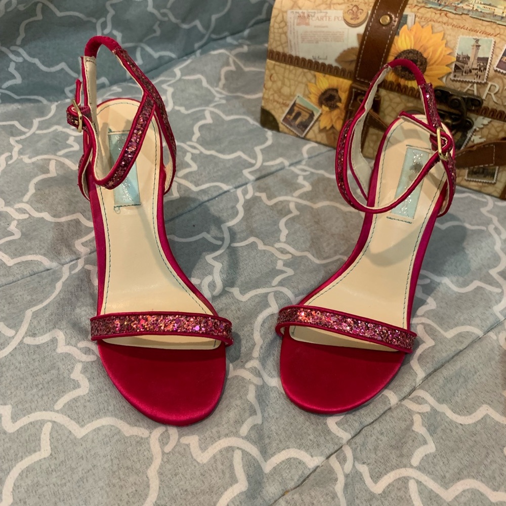 Betsey Johnson Glitter Wedge (Pink)